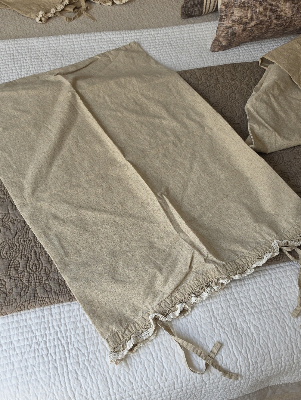 4 Ralph Lauren Vintage Beige Ruffle Standard Pillow Case Shams